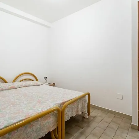 Appartement Paola Int. 2 *